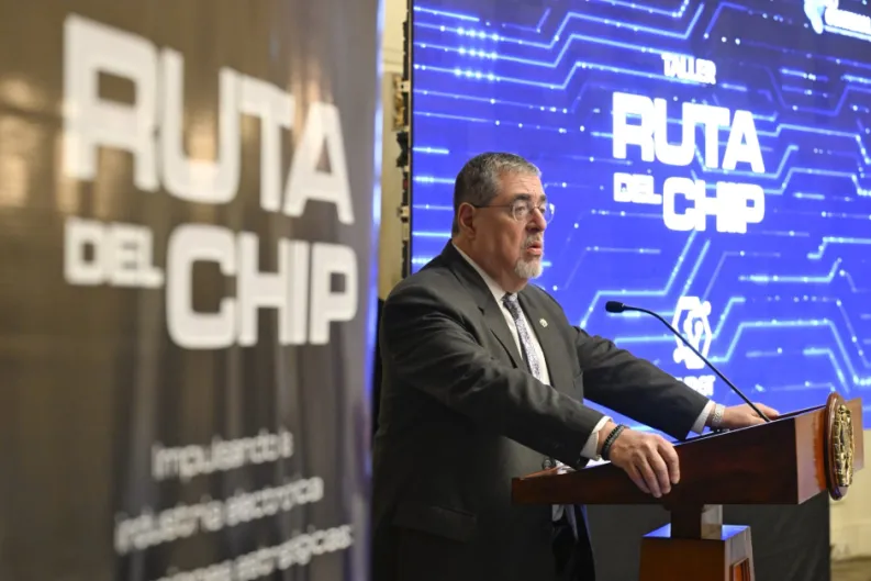 Guatemala. El presidente Arévalo denuncia que el autoritarismo crece en Hispanoamérica: “Me parece que es una vergüenza que en Nicaragua tengamos una dictadura y es un Gobierno de izquierda”