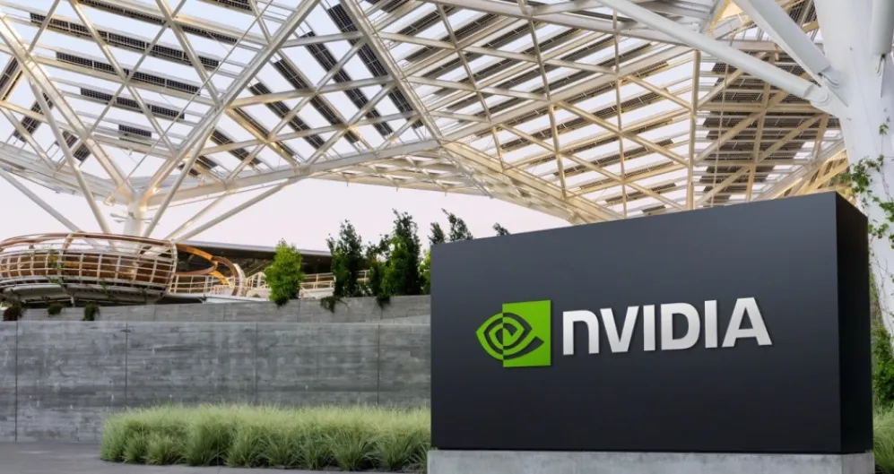 Los chinos lo vuelven a hacer. Un ex de Nvidia funda la 'copia' china… y la saca a Bolsa