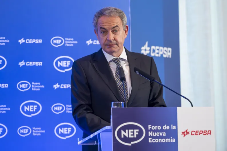 Diario de la corrupción sanchista (XVIII). Zapatero cobraba por trabajos de consultoría de Julio Martínez, el hombre de Plus Ultra, aerolínea que fue rescatada con 53 millones de dinero público
