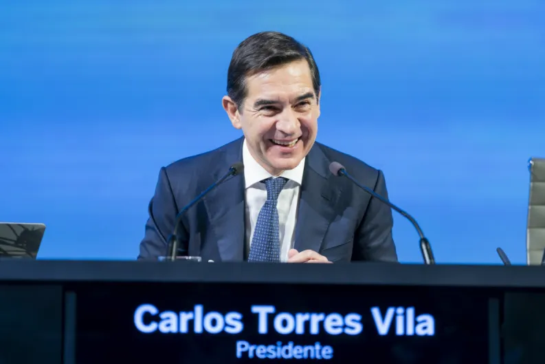 BBVA. Carlos Torres cobró 9 millones  de euros en 2025, un 14,7% más, y acumula una pensión de 30 millones