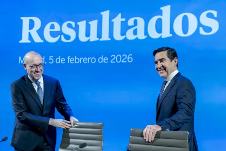 BBVA. Torres y la técnica del avestruz: omite a los accionistas el fracaso de la OPA y el juicio del caso Villarejo