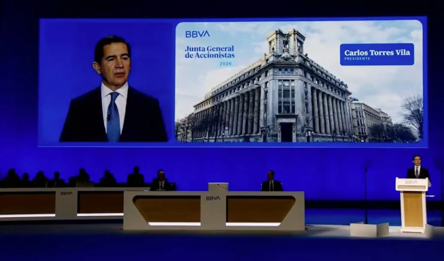 Junta BBVA. Torres no quiere hablar de Villarejo, en vísperas del juicio en el que el banco puede ser condenado