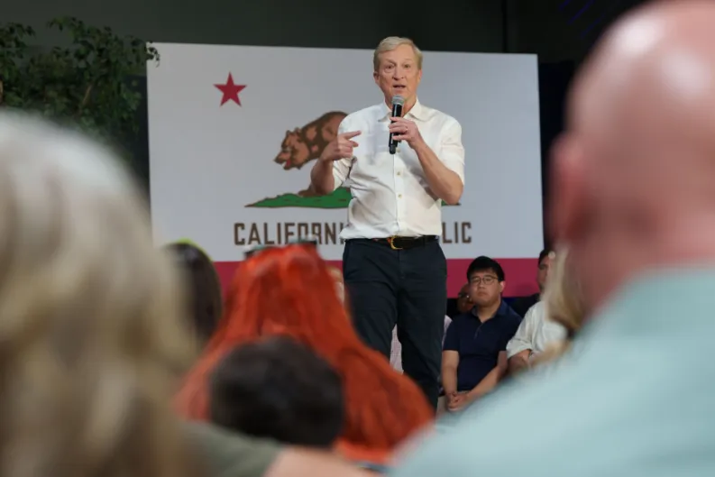 Tras la retirada forzosa del principal favorito para suceder a Newsom, los demócratas se inclinan nuevamente por un millonario progresista, para salvar su feudo de California