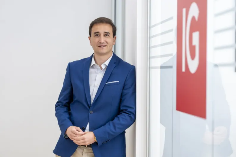 "Si el petróleo se mantiene alto durante dos o tres trimestres, muchas empresas tendrán que elegir entre subir precios, perder margen o recortar costes"