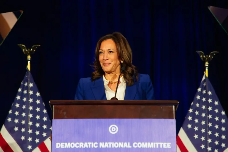 Kamala Harris prepara el terreno para una nueva campaña presidencial, en 2028