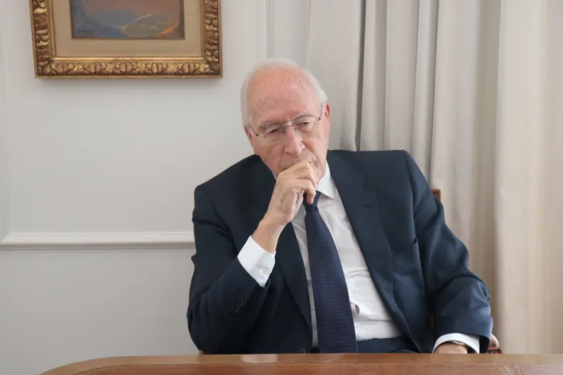 "En el derecho romano, para la defensa del no nacido se instituía el 'curator ventris', o sea, la persona que cuidaba del derecho del concebido pero no nacido"