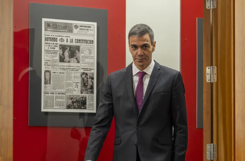 Sánchez, hipócrita y cursi: dice que la guerra no le es indiferente… mientras España sigue comprando gas a Rusia