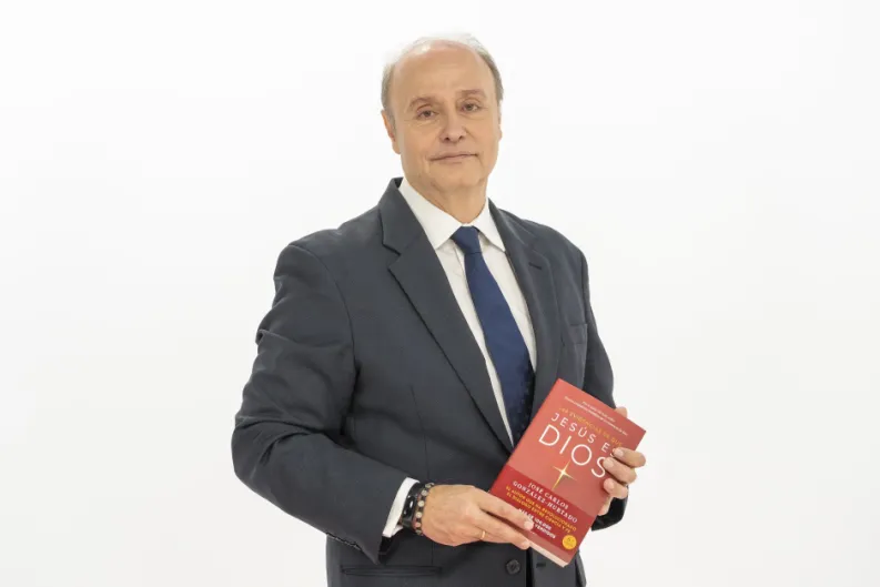 “El ser católico en ningún momento menoscabó mi carrera, probablemente ayuda”