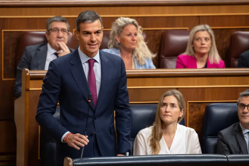 La visita encorsetada del Papa: Pedro Sánchez acudirá a la misa de León XIV en Barcelona