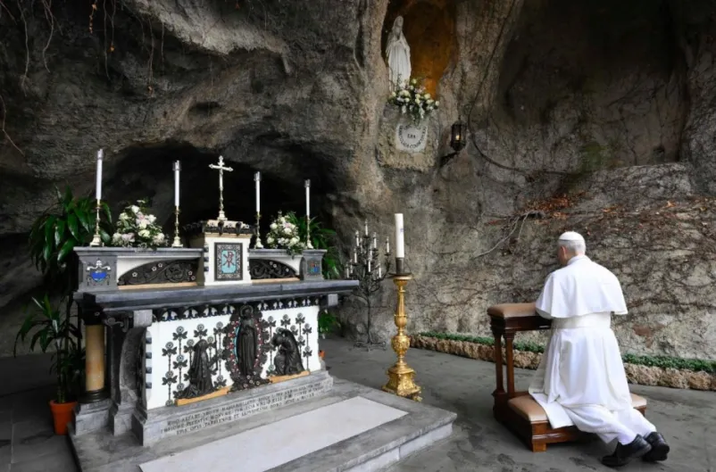 Visita del Papa a España. Que no les engañen: la Iglesia no es una ONG y vive de la Eucaristía