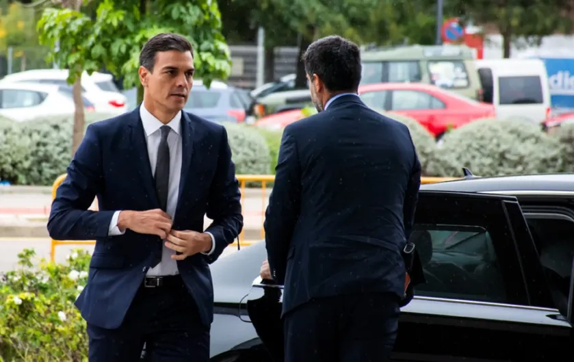 Otra semana negra para Pedro Sánchez, trasquilado: tirón de orejas del BdE y rapapolvo de los empresarios