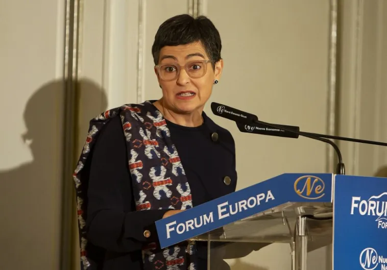 Laya anima al cuerpo diplomático a celebrar jornadas  de 'Armarios Abiertos'... ¡para mejorar la imagen de España en el exterior!