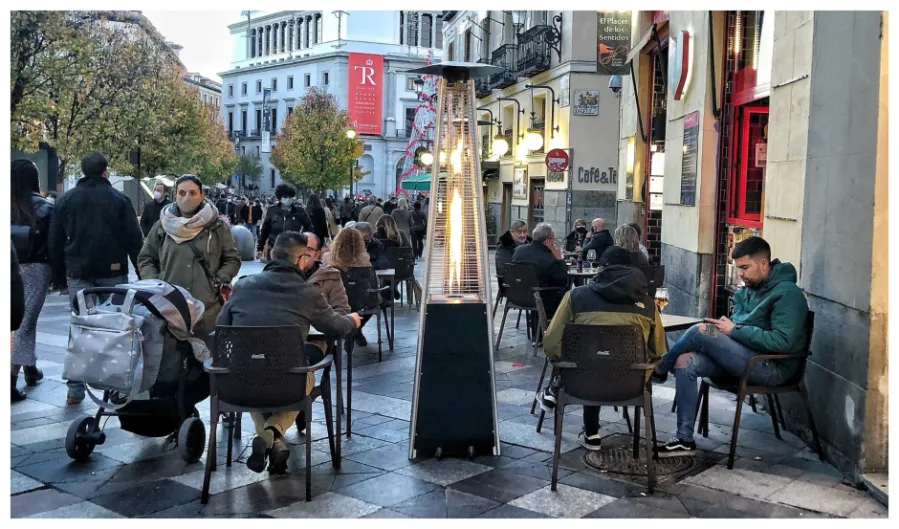 El sector servicios facturó un 20,8% más el pasado mes de marzo en tasa anual: primera subida tras doce meses de caídas