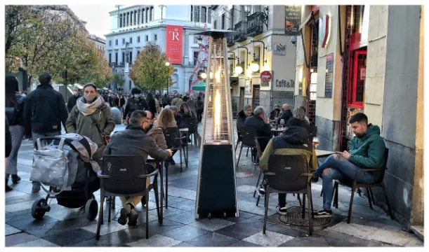 El sector servicios facturó un 20,8% más el pasado mes de marzo en tasa anual: primera subida tras doce meses de caídas