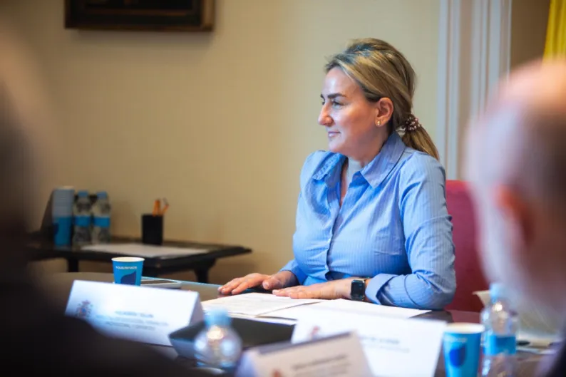 Consejo de Ministros. Las competencias de educación "las tienen las CC.AA", responde Milagros Tolón a la pregunta sobre una posible huelga nacional de profesores
