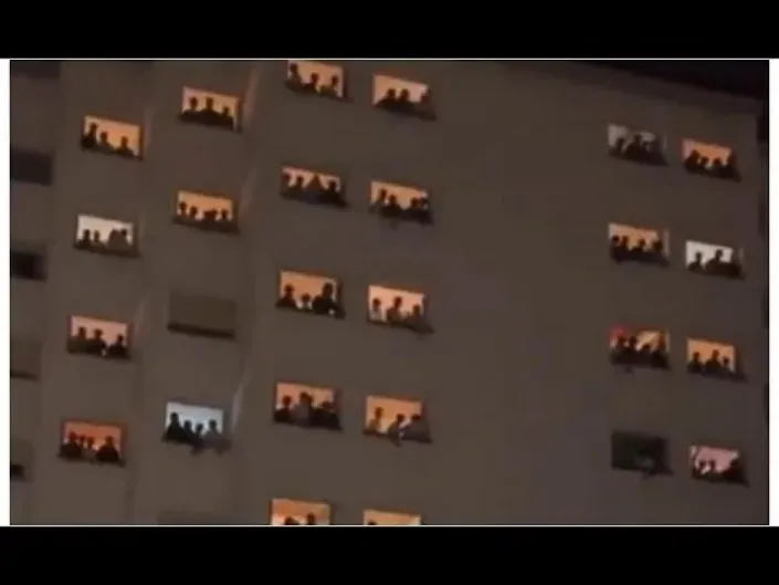 ¿Llevan décadas burlándose del pudor y de la pureza y ahora quieren que los chicos respeten a las chicas y éstas se respeten a sí mismas?