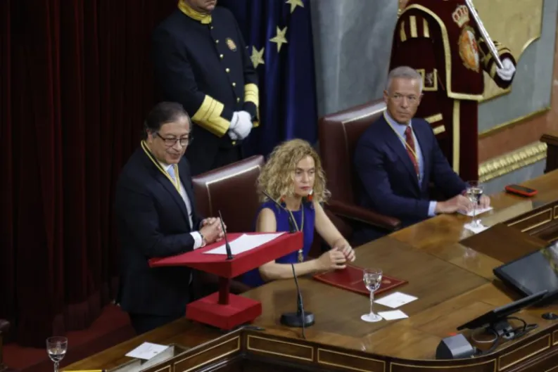 Gustavo Petro, 'El Cacas'