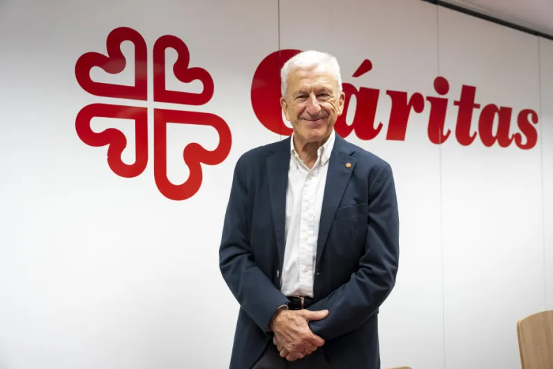 Entrevista con el jefe de Cáritas España: ni una sola mención a Cristo