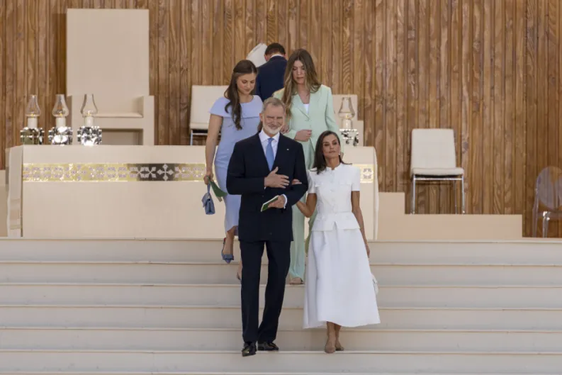 León XIV en España. La princesa Leonor y la infanta Sofía fueron al concierto de Bad Bunny… no a la Vigilia de los jóvenes con el Papa ni al encuentro en el Bernabéu. Su prima, Victoria Federica, sí