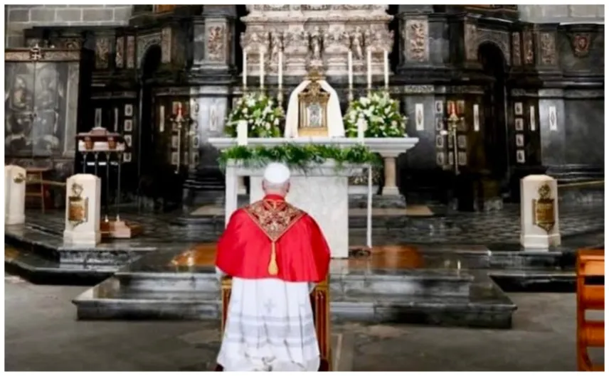 León XIV en España. El Papa recupera para España dos armas poderosas y olvidadas: la adoración y el Rosario
