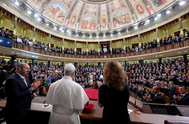 La verdad tras los aplausos al Papa