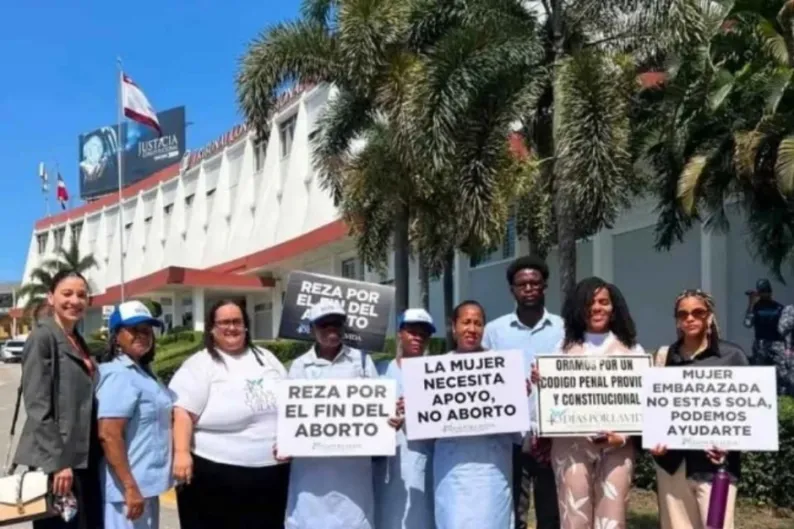 República Dominicana. Grupos provida advierten: “Intentar legalizar el aborto por una vía judicial interpretativa violaría flagrantemente nuestra Carta Magna”