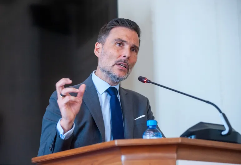 Enrique López (Amper) quita hierro a la marginación de España por parte de Francia y Alemania, en el futuro ejército europeo