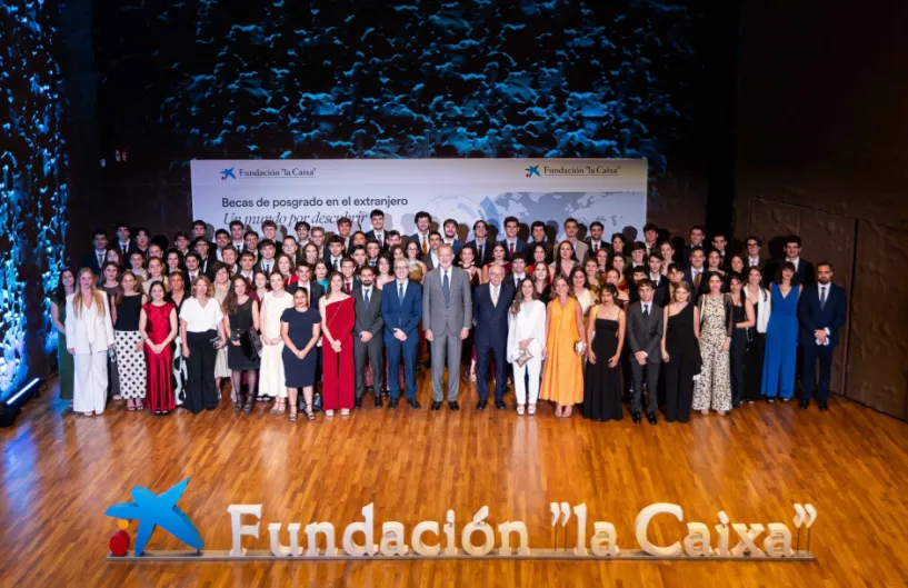 Cien estudiantes reciben una beca de la Fundación ”la Caixa” para cursar estudios de posgrado en el extranjero