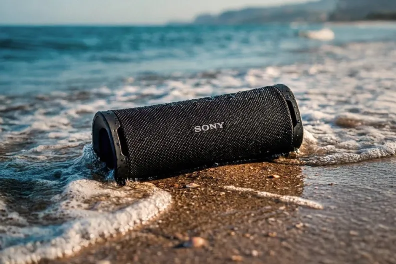 Los mejores altavoces acuáticos para el verano