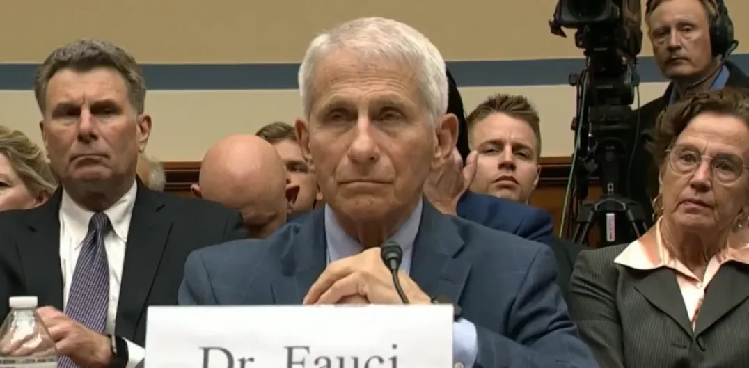 ¿Qué teme Fauci? La mano derecha de Biden en la pandemia se niega a declarar por su actuación durante el Covid
