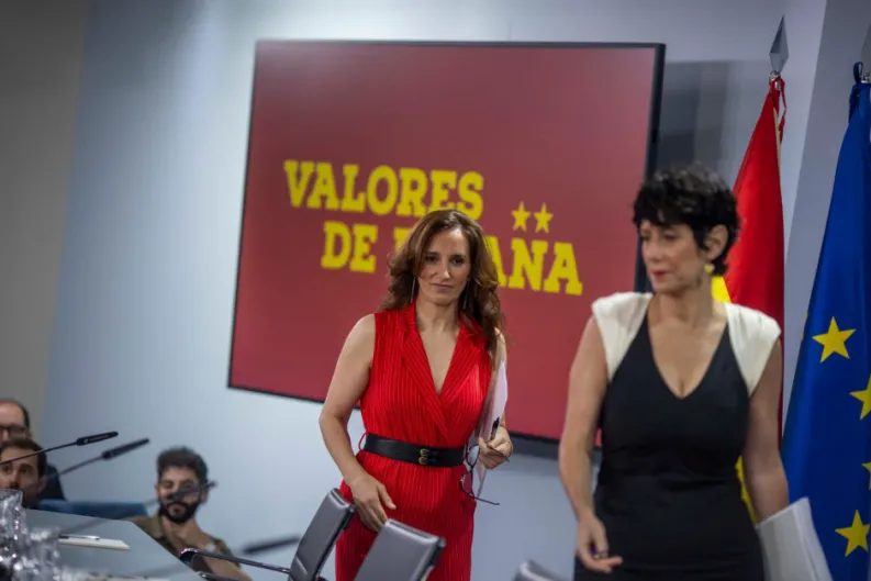 Invasión de Ceuta. Los médicos a Mónica García: "Que venga y nos diga a la cara que no hay colapso sanitario"