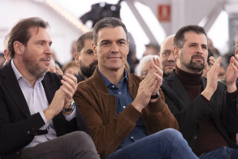 Puente ha recibido tirón de orejas: ahora dice que “el Jordan del equipo es Pedro Sánchez”, pero sin descartar relevarle en cuatro años