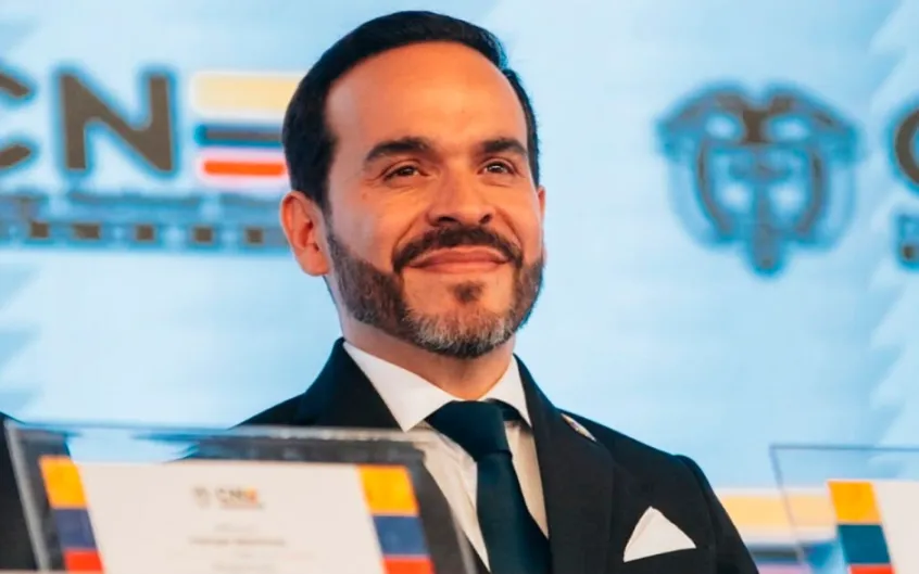 Increíble: un juez condena al presidente colombiano De la Espriella a pedir perdón públicamente por invocar a Dios en su toma de posesión