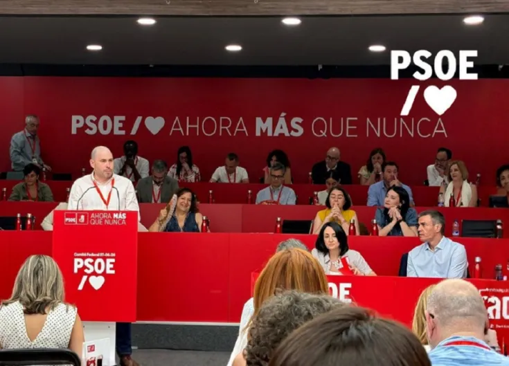 Imputado el delegado del Gobierno en Ceuta, por prevaricación: no actuó ante los avisos del CNI que alertaron de la avalancha