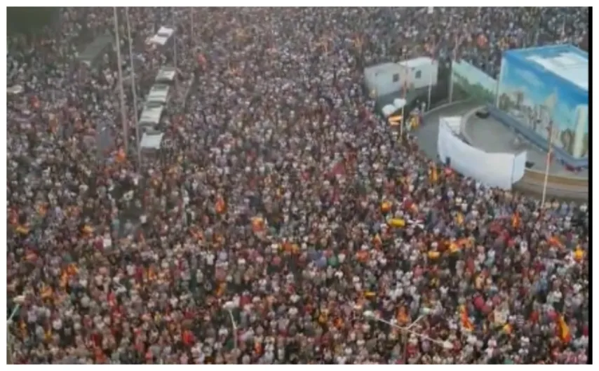 Sin apenas organización, los españoles llenan las calles, por Ceuta y contra Sánchez