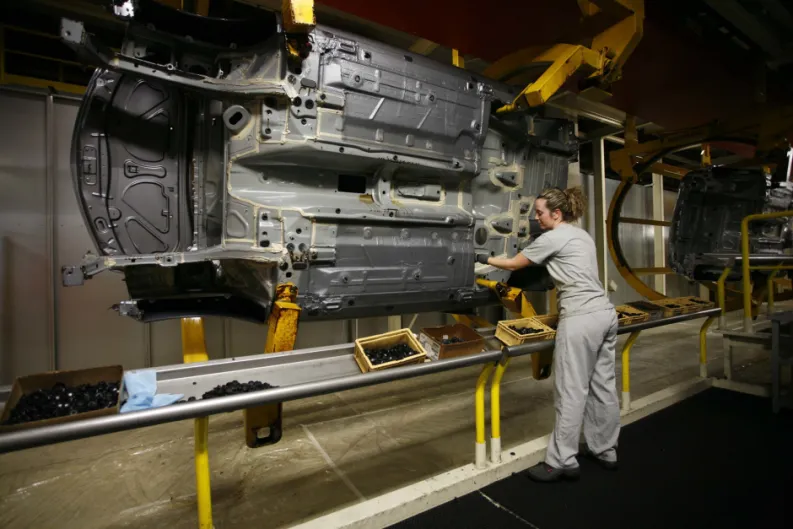 Esto es insostenible. El coste por hora trabajada sube un 4,8% en el segundo trimestre y lleva cinco años al alza