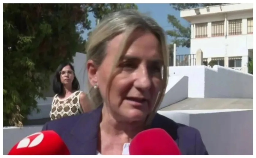 Los colegios de Ceuta. “La seguridad está garantizada, no ver oficiales de uniforme no significa que no haya", asegura Milagros Tolón