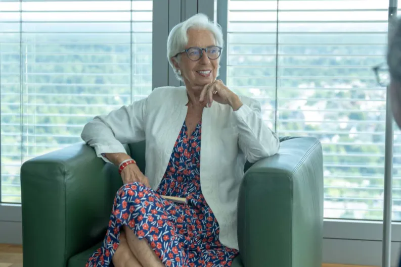 BCE. Christine: no sirve de nada subir los tipos mientras siga subiendo el petróleo