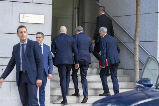 Diario de la corrupción sanchista. Zapatero pretende que el juez no investigue una comisión ilegal de 200.000 euros por mediar entre el Gobierno de Bolivia y un grupo peruano