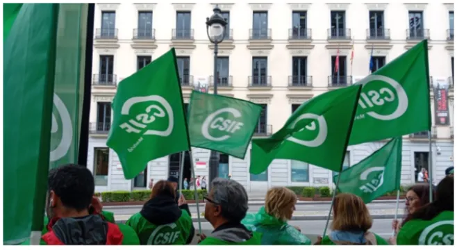 Educación. Docentes se manifiestan frente al Ministerio, "para reformular y estabilizar la educación", tras el batacazo del informe PISA
