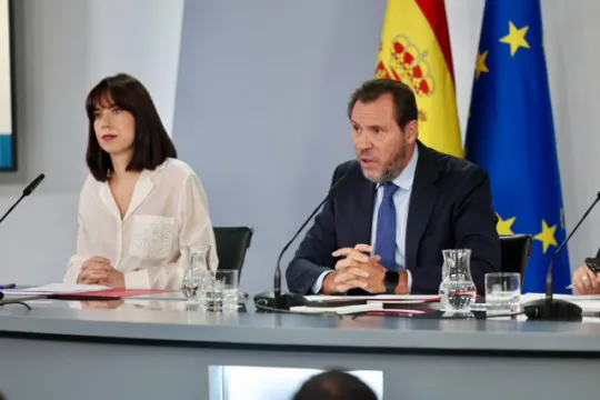El bochorno del Gobierno. Puente pasa al ataque y al insulto directo contra el Tribunal Supremo 