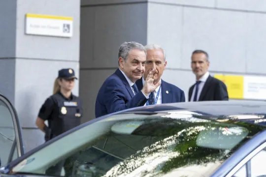 Caso Plus Ultra. El pitorreo de ZP con las joyas: dice que fue un regalo "estrictamente personal" del rey de Arabia Saudí en 2007, sobre el que siempre guardó silencio, claro..