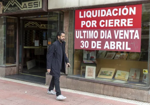 Cada año más pobres. La OCDE advierte a España: la inflación se disparará y será "persistente"