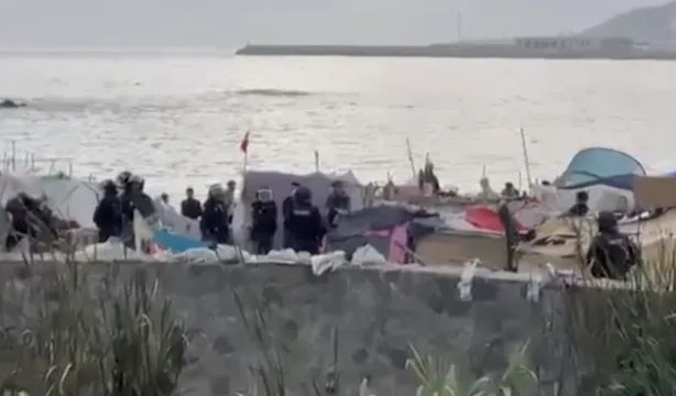 Ceuta. Al menos, un paso adelante: la Policía Nacional desaloja los asentamientos de invasores próximos a la desalinizadora 