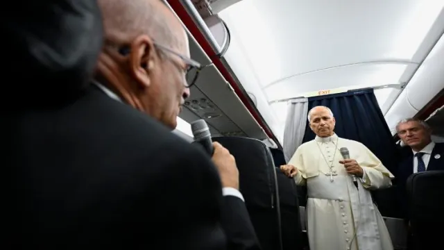Viaje de León XIV a Francia. Todo ha ido bien... salvo el comienzo y el final