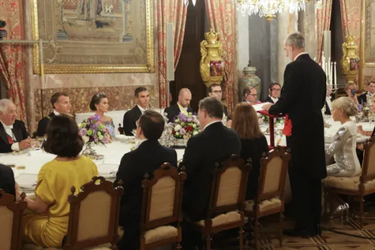Es algo pero es poco: el Rey asegura, ante Macron, que la invasión de Ceuta resulta "inaceptable" 