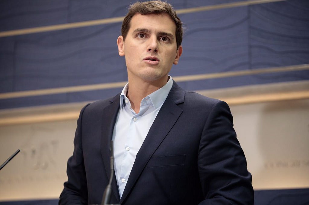 Rivera: principios no tiene pero sabe chantajear. Rivera: principios no tiene pero sabe chantajear.