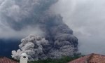 Erupción del cono del volcán de Fuego de Guatemala