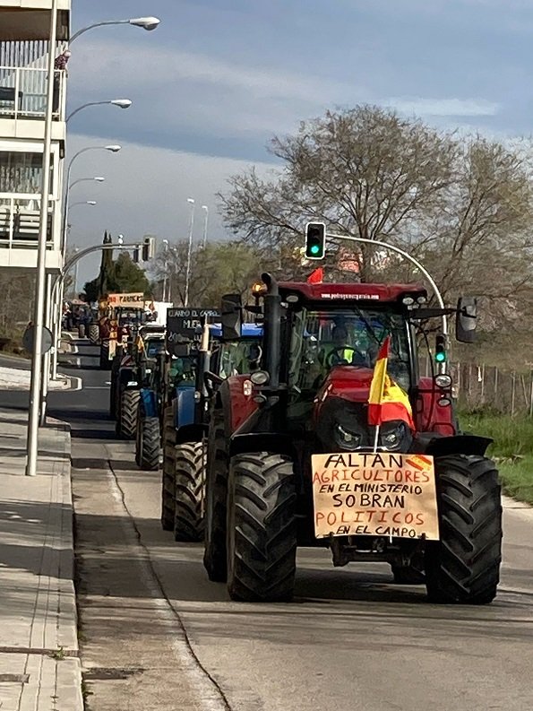 Los agricultores entran en Madrid para su tractorada