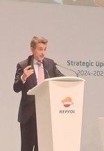 Imaz con un trozo de un cable de alta tensión en la rueda de prensa 